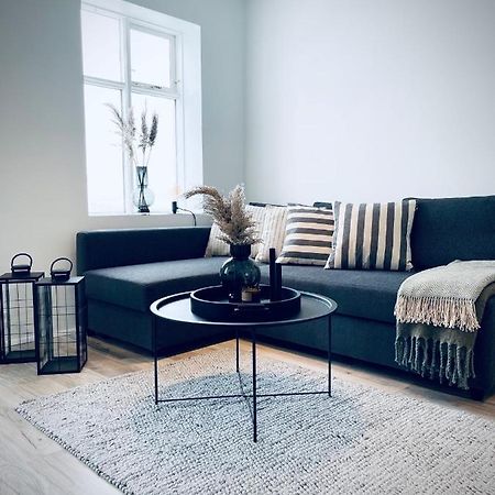 Day Dream Central Akureyri Two Bedroom Apartment מראה חיצוני תמונה