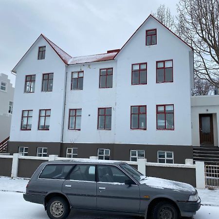 Day Dream Central Akureyri Two Bedroom Apartment מראה חיצוני תמונה