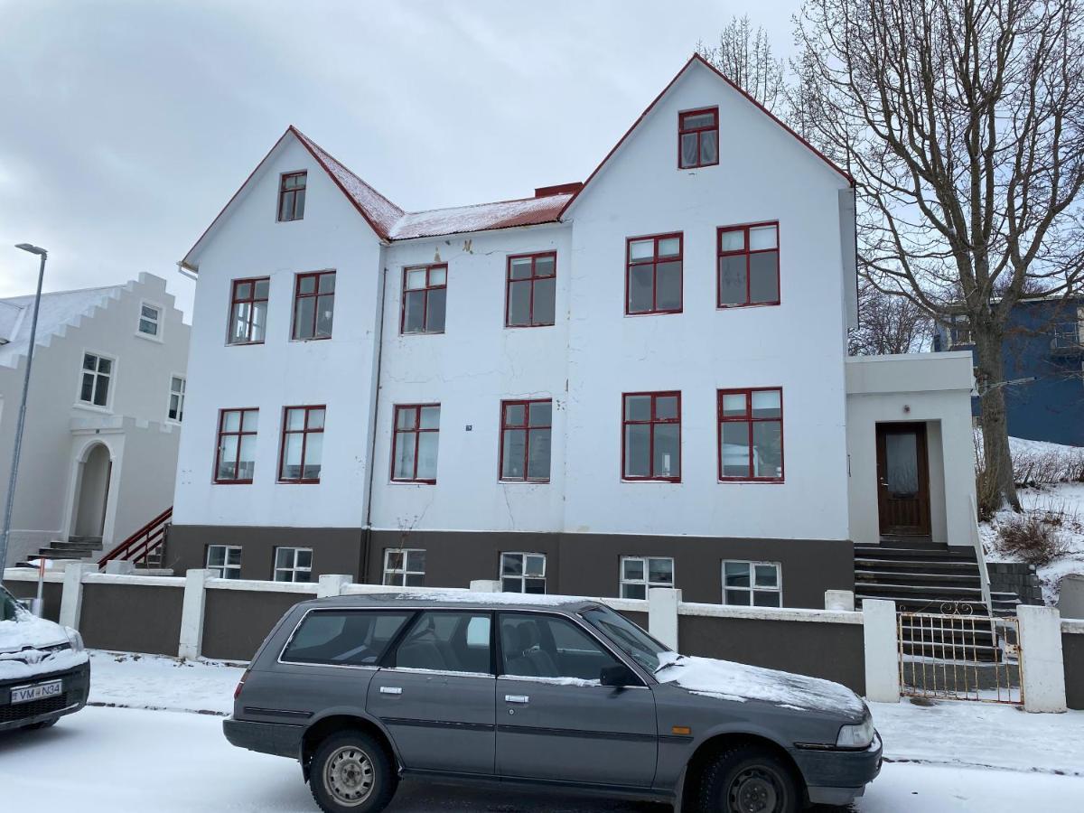Day Dream Central Akureyri Two Bedroom Apartment מראה חיצוני תמונה